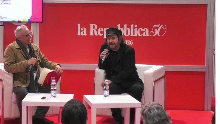 Vinicio Capossela al Salone del libro: "Scoprire Dylan Thomas è stato un dono"