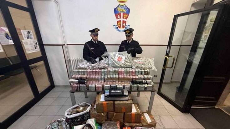 Roma Nord, padre e figlio custodivano in casa hashish per 2,5 milioni di euro: arrestati