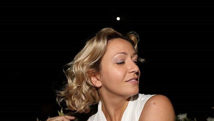 Napoli, la spia Adela: i gioielli e il fotografo napoletano bidonato dalla 007 russa