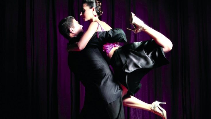 Il tango triste di Claudio: dalla sala da ballo al rullo dei rifiuti