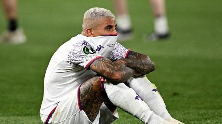 Fiorentina, i tifosi contestano la squadra a fine partita: "Rispettate la nostra maglia"