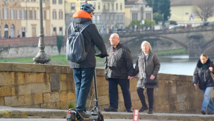 Monopattini a noleggio, dopo lo stop di Firenze Bird va al Tar