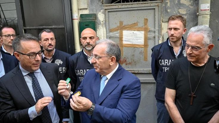 Napoli, agli artigiani del presepe le chiavi della chiesa di San Biagio ai Taffettanari: diventerà una scuola di formazione