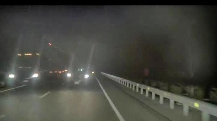Tesla, il sistema di guida autonoma Fsd salva un Cybertruck da un frontale. Ecco come