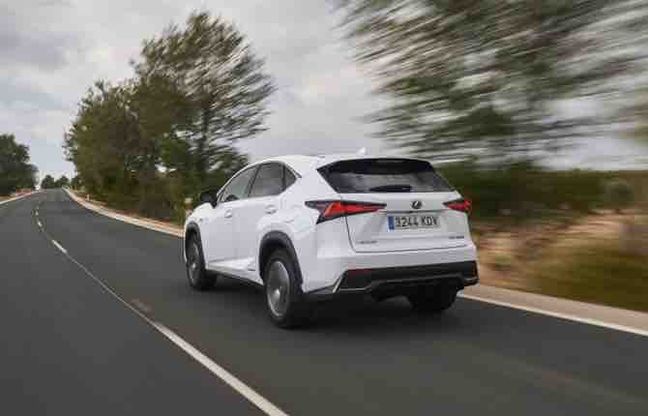 Lexus NX Hybrid, pioggia di novità