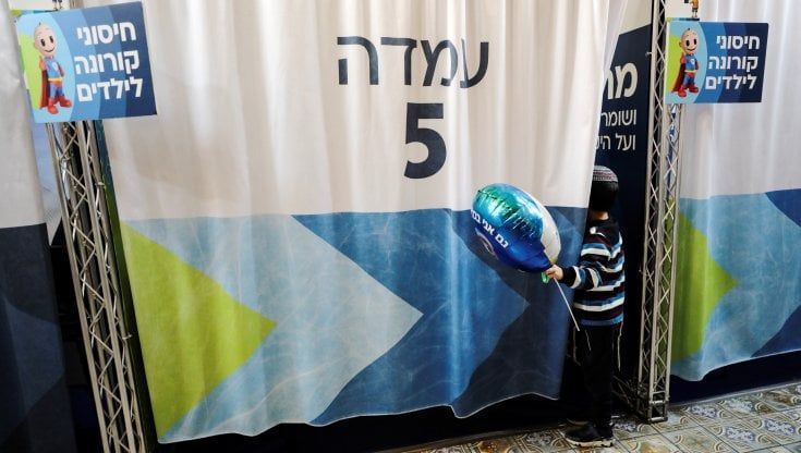 Vaccino Pfizer, da Israele uno studio conferma: serve la terza dose,  protezione in calo dopo tre mesi