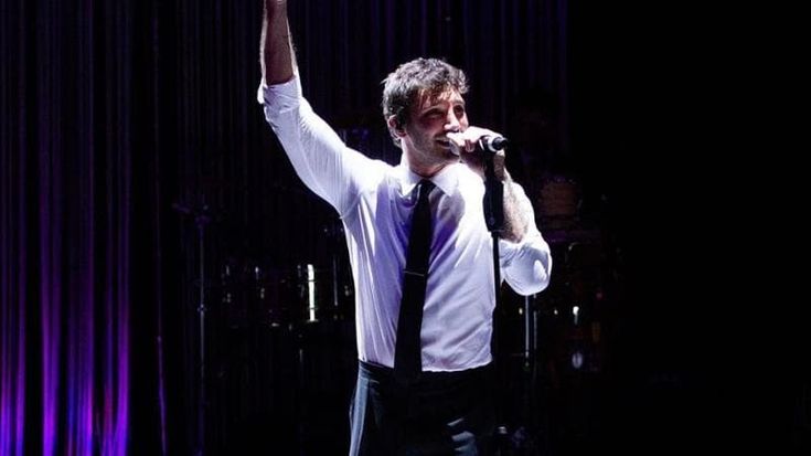 Stefano De Martino si racconta: “Il mio progetto? Uno show su Napoli”