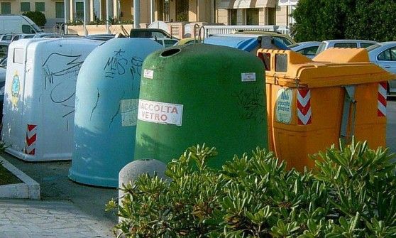 Spazzatura non differenziata, ecco il conto <br />stangata di trenta milioni per otto comuni