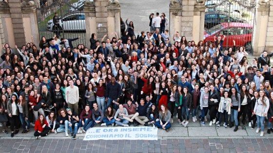 Pavia, i liceali del Cairoli chiedono l'orario prolungato: "Un'ora in più per studiare la Costituzione"