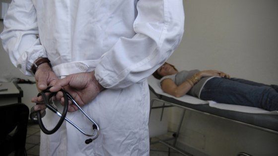 Brindisi, licenziato un medico della Asl: lavorava in un ambulatorio privato mentre era in malattia