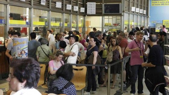 "Il mio mestiere? Codista"<br />Maddalena, una vita in fila