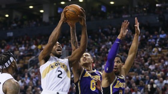 Basket, Nba: Lakers affondano a Toronto, Indiana rimonta Oklahoma