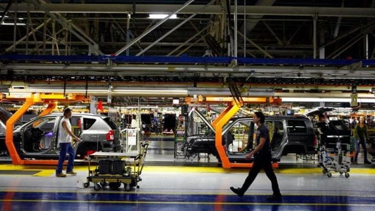 Auto, sindacati contro il governo: “Soldi insufficienti, tavolo senza gambe”