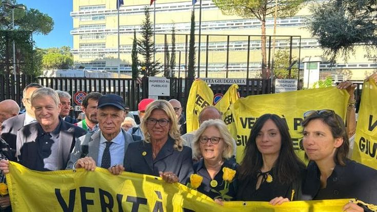 Regeni, oggi la sentenza. La famiglia: “Essere qui è già una vittoria, ma non ci accontentiamo”