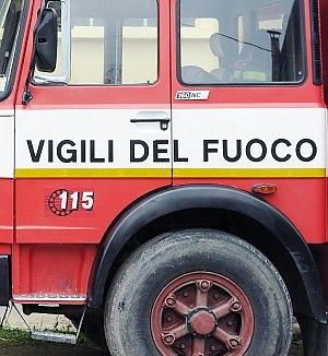 Bruciano l'auto di un carabiniere <br />per vendicarsi di una multa