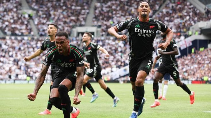 Premier, l'Arsenal vince il derby con il Tottenham e resta a -2 dal City