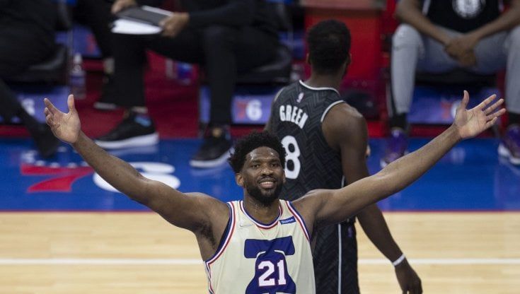 Basket, Nba: Embiid fa volare Philadelphia, non perdono colpi Brooklyn e Utah
