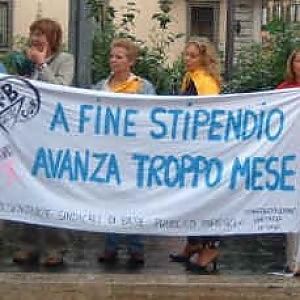 Lavoro, i salari a febbraio restano invariati. Si allungano i tempi per i rinnovi contrattuali