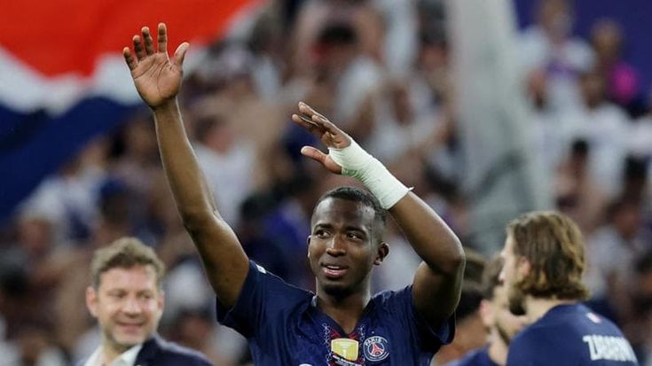 Le pagelle di Psg-Arsenal: Pacho tiene in piedi la difesa francese, Rice infaticabile