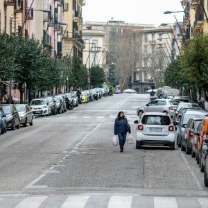 Coronavirus, la gaffe su Napoli della giornalista Rai:"Siamo sfortunati, ora non c'è nessuno". Polemiche sui social