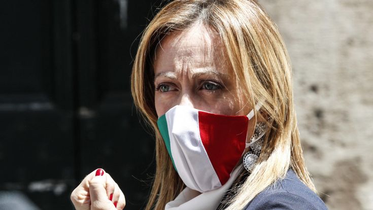 Meloni: "Il governo cadrà in autunno. In Senato la maggioranza non c'è più"