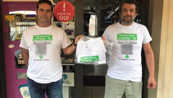 Il Green Pass stampato sulle t-shirt, la novità in Lucchesia