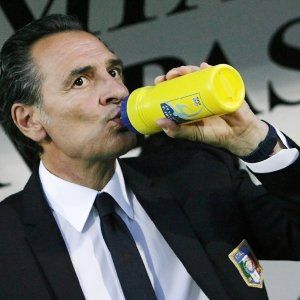 Prandelli: ''Ni siamo fermi, gli altri corrono. Così non si va lontano''