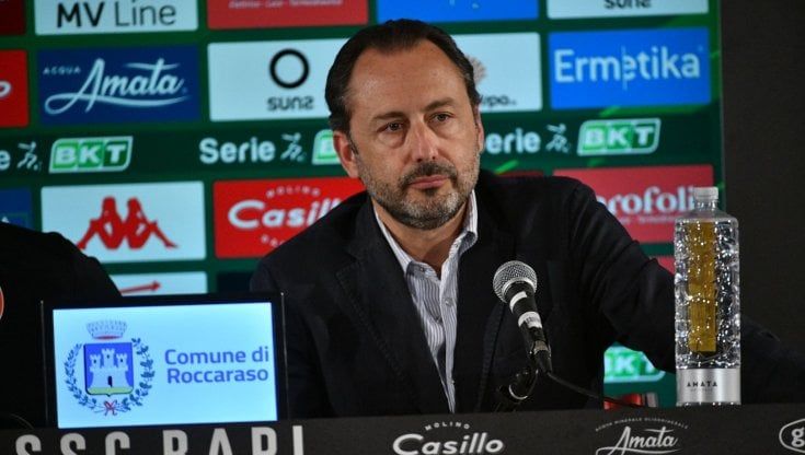 Luigi De Laurentiis carica la finale: "Bari è un film di successo: Cheddira e Di Cesare sono i nostri Boldi e De Sica". Mignani: "I ragazzi daranno tutto"
