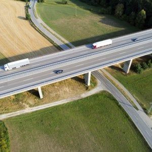 Tir troppo pesanti? Un sensore li fermerà prima che passino su ponti e viadotti