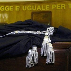 Torino, trasferita d'ufficio dopo le molestie del capo, vince la causa: è discriminazione