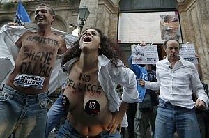Il blitz contro Gaultier<br />otto animalisti identificati