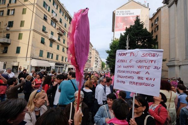 Manifesto anti-aborto, la protesta in corso Buenos Aires per difendere la legge 194