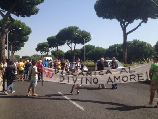 "No alla discarica sull'Ardeatina"<br />protesta al ministero dell'Ambiente