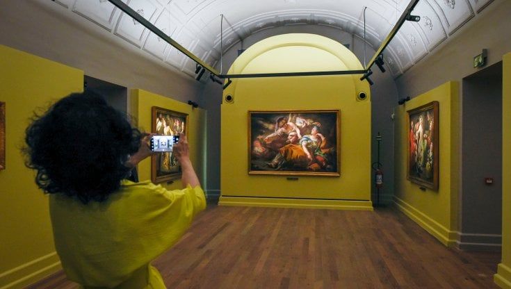 Riaprono le Gallerie d'Italia a Napoli. Gros-Pietro: "Un contributo allo sviluppo della città"