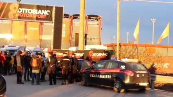 Motocross, commissario travolto e ucciso: omertà dei piloti. Incastrati da indagini, confessano in due