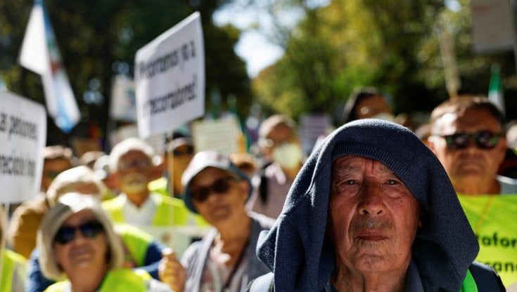 Pensioni, Meloni studia "Opzione Uomo" per il dopo Fornero: via dal lavoro a 58 anni ma con un taglio fino al 30% 