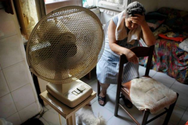 Caldo, ministero: "Ventilatori sconsigliati, meglio condizionatore"