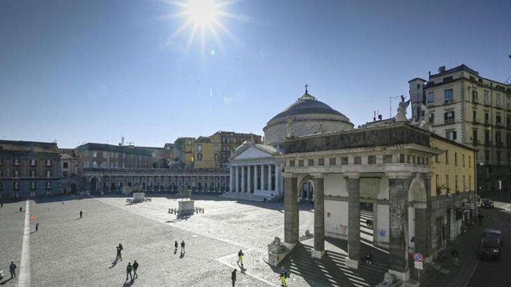 Napoli, le chat dei violenti:“Spariamo alle guardie”. Sette perquisiti alla vigilia della protesta