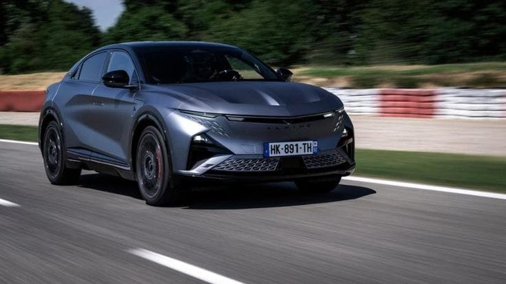 Alpine A390 GTS, l’elettrica che regala brividi ed emozioni anche in pista. La prova a Vairano