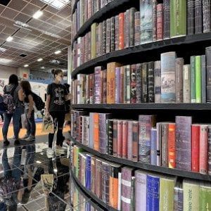 Il Salone del libro prende tempo sul rinvio, ma gli editori tifano per settembre