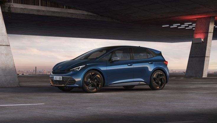 Born, la prima elettrica Cupra: tra performance e ultimi trend 