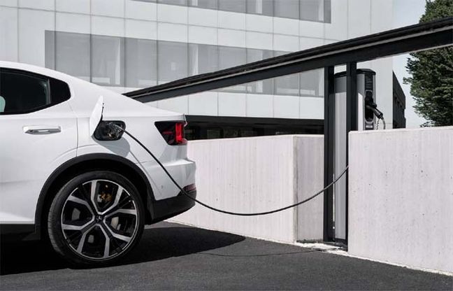 Polestar e Plugsurfing, una partnership per la ricarica