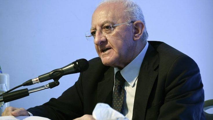 Scontro governo-De Luca. Boccia e Di Maio: "Nessuno sciacallaggio sulla Campania, basta polemiche"