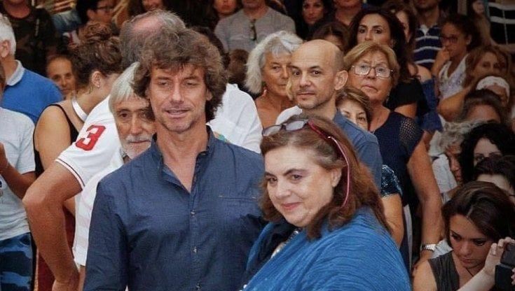 Alberto Angela ringrazia Enza, la libraia guarita dal covid che regala volumi a medici e infermieri