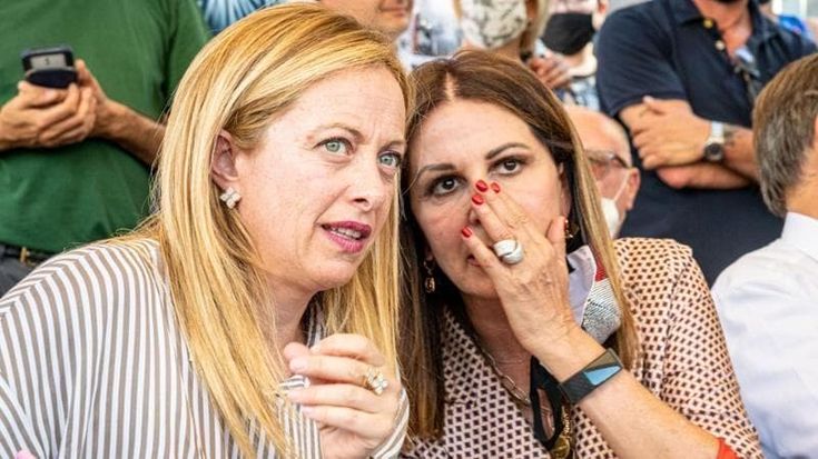 Le mani della destra su sei ministeri: la riorganizzazione del governo Meloni apre a un’infornata di nuovi dirigenti
