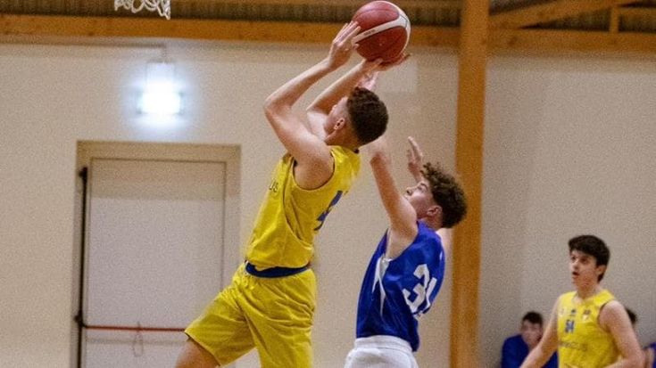 “Devi finire come quella di Vigonovo”. L’insulto di un padre tifoso alla ragazza che arbitra la partita di basket