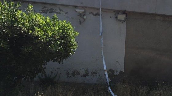 Roma, segano le sbarre e fuggono: è caccia a due detenuti evasi da Rebibbia 