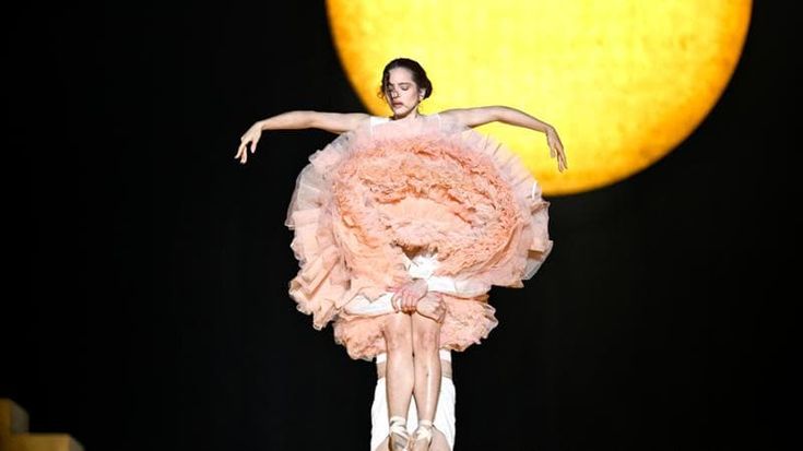 Rosalía, i biglietti per il concerto interrotto a Milano verranno rimborsati. Ecco come fare