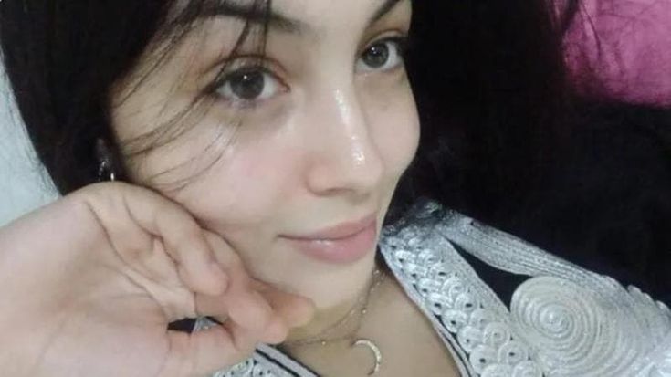 Amina: “Fuggo dalla mia famiglia marocchina, mi accusano di essere fidanzata con un occidentale e di vestirmi come qui”