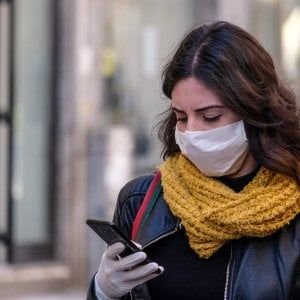 Bologna, sequestrate ottantamila mascherine